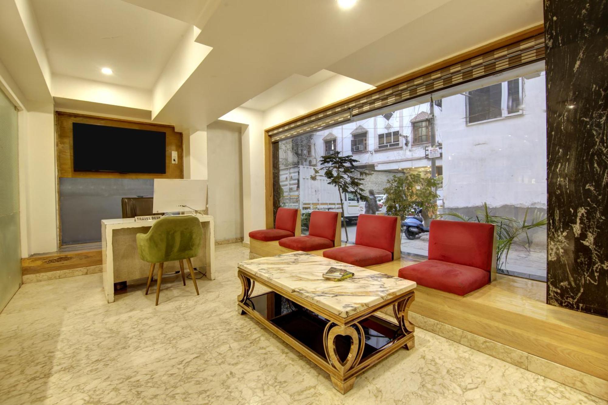 The Shanti Plaza - New Delhi Bagian luar foto