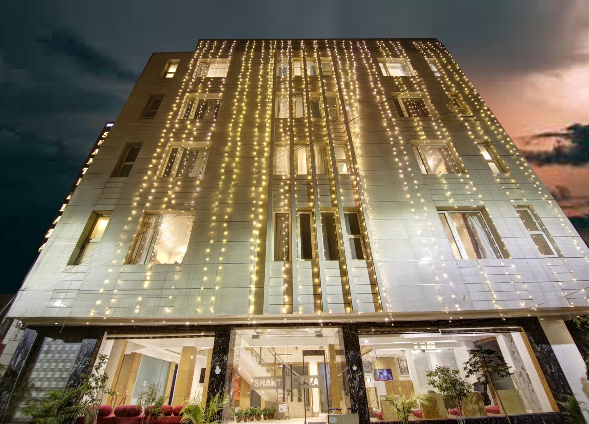 The Shanti Plaza - New Delhi Bagian luar foto
