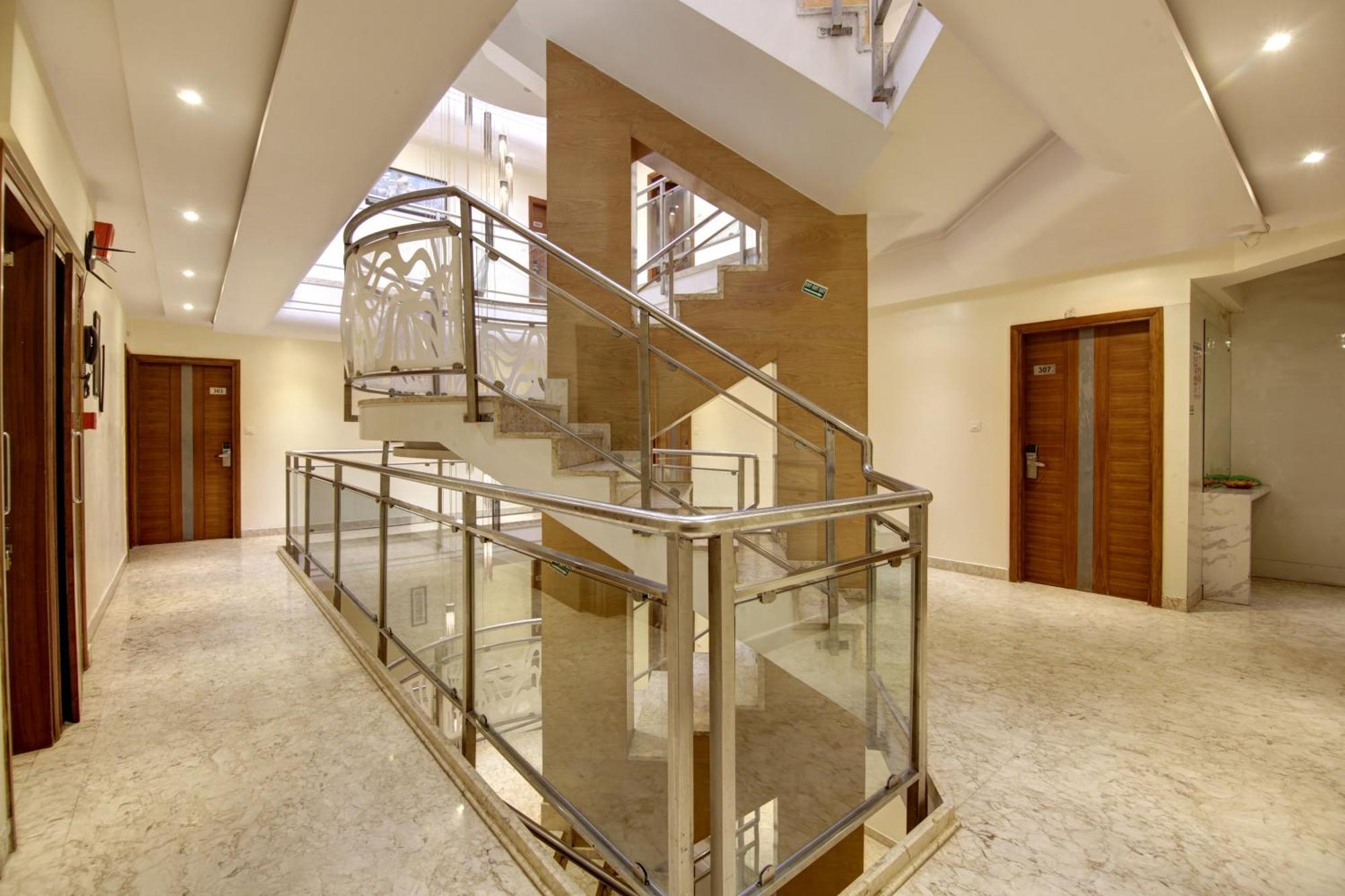 The Shanti Plaza - New Delhi Bagian luar foto