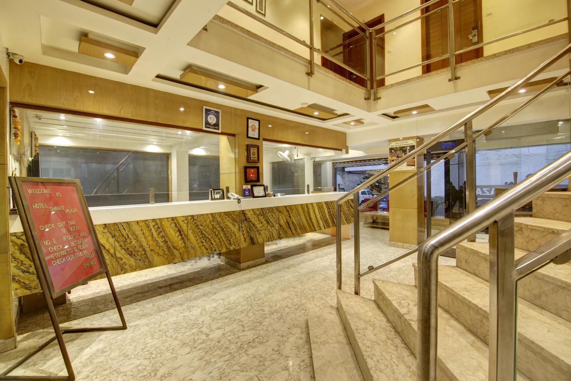 The Shanti Plaza - New Delhi Bagian luar foto