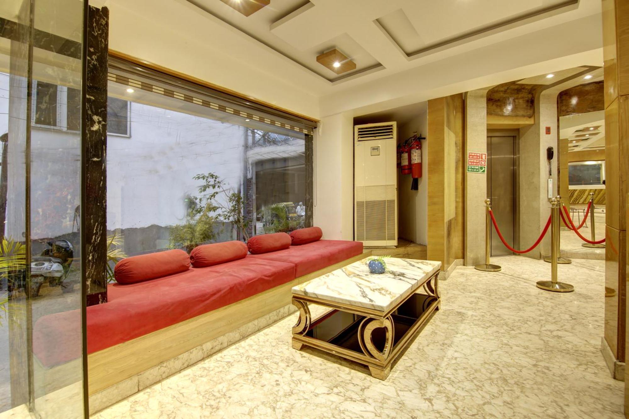 The Shanti Plaza - New Delhi Bagian luar foto