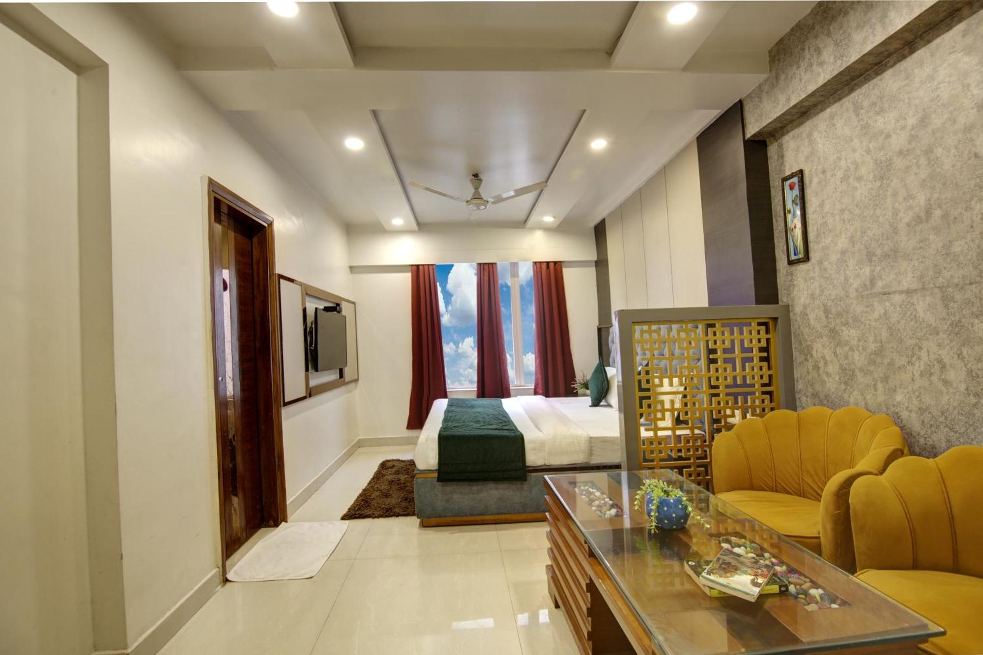 The Shanti Plaza - New Delhi Bagian luar foto