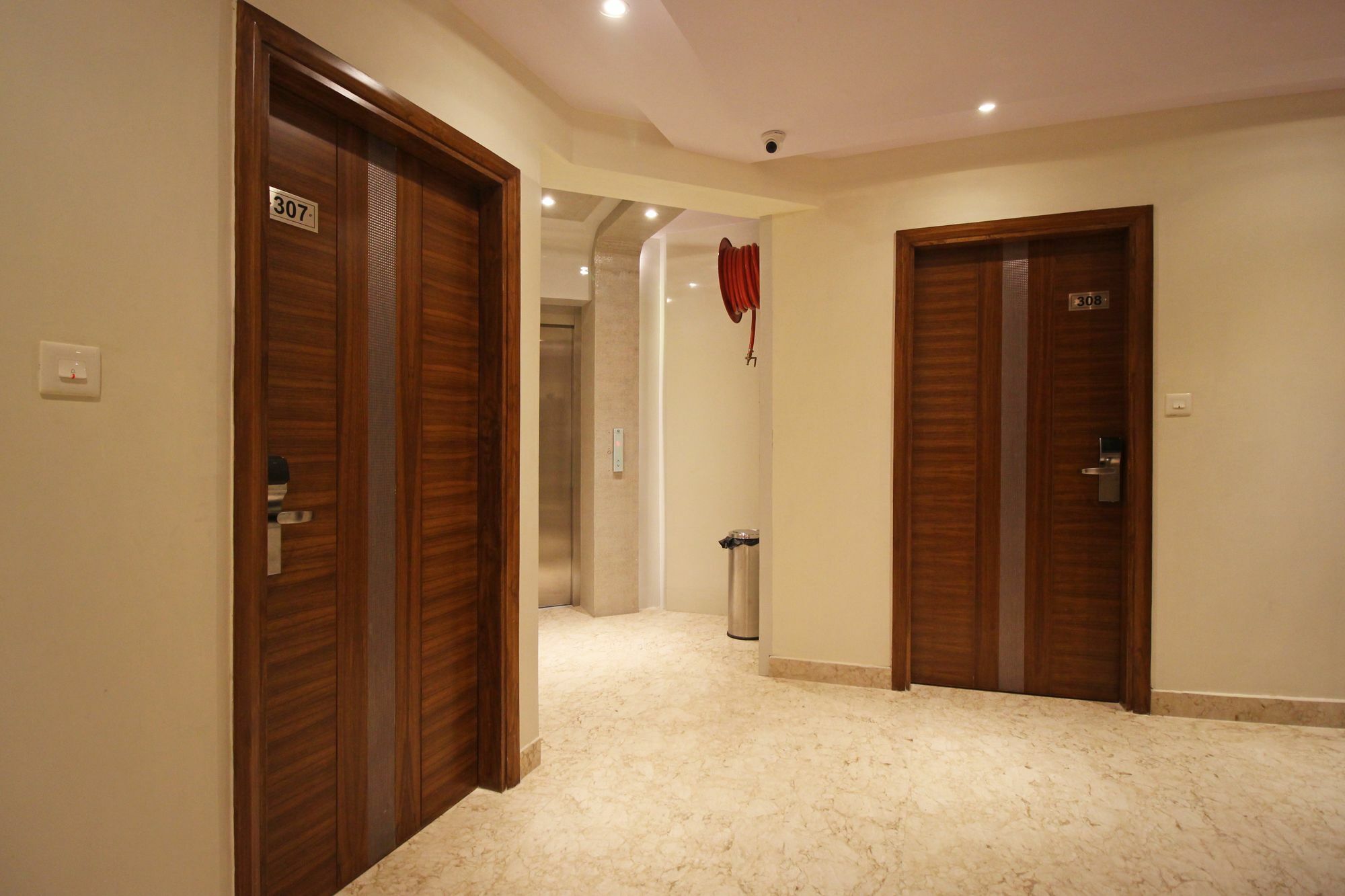 The Shanti Plaza - New Delhi Bagian luar foto