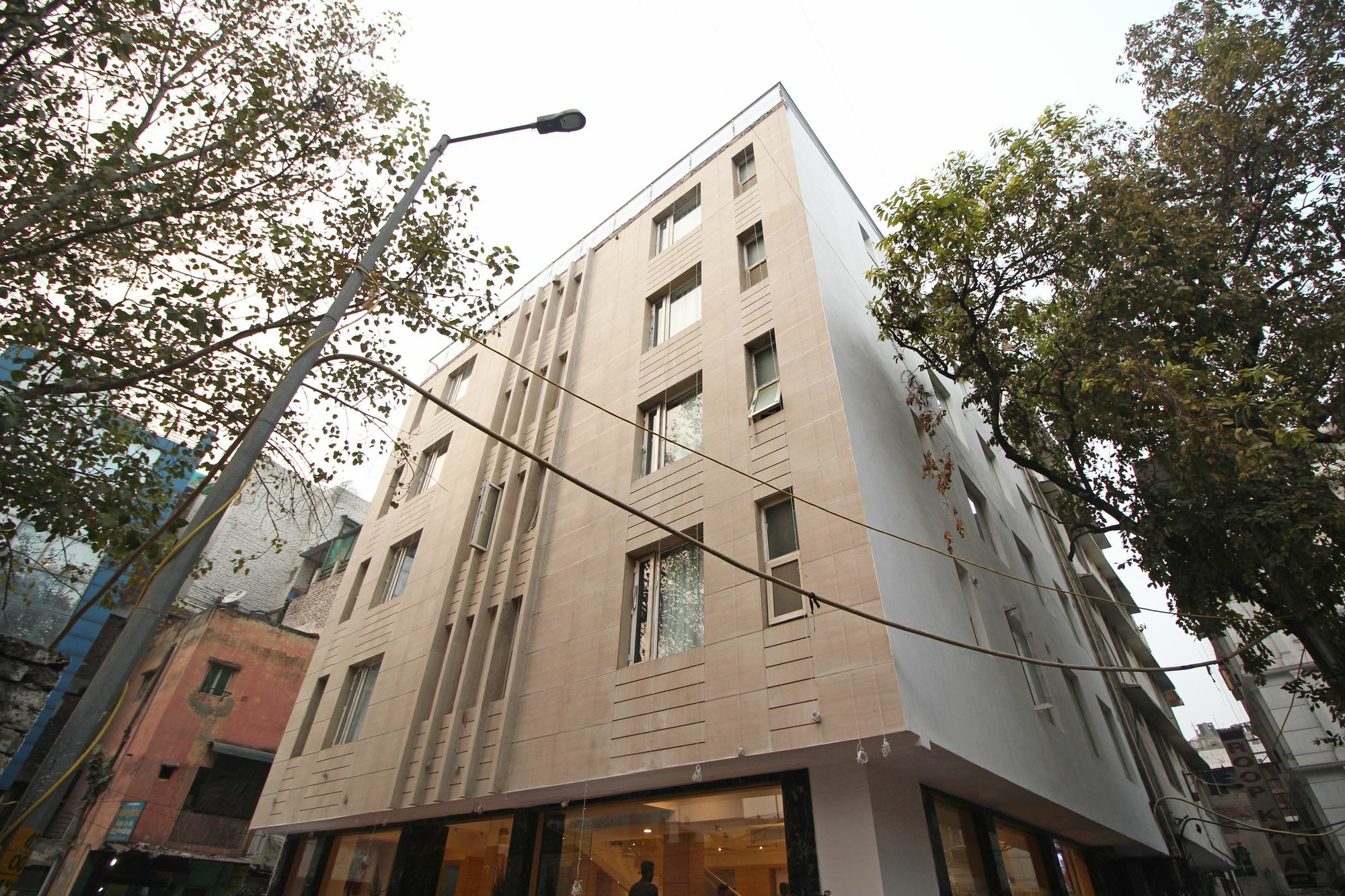 The Shanti Plaza - New Delhi Bagian luar foto
