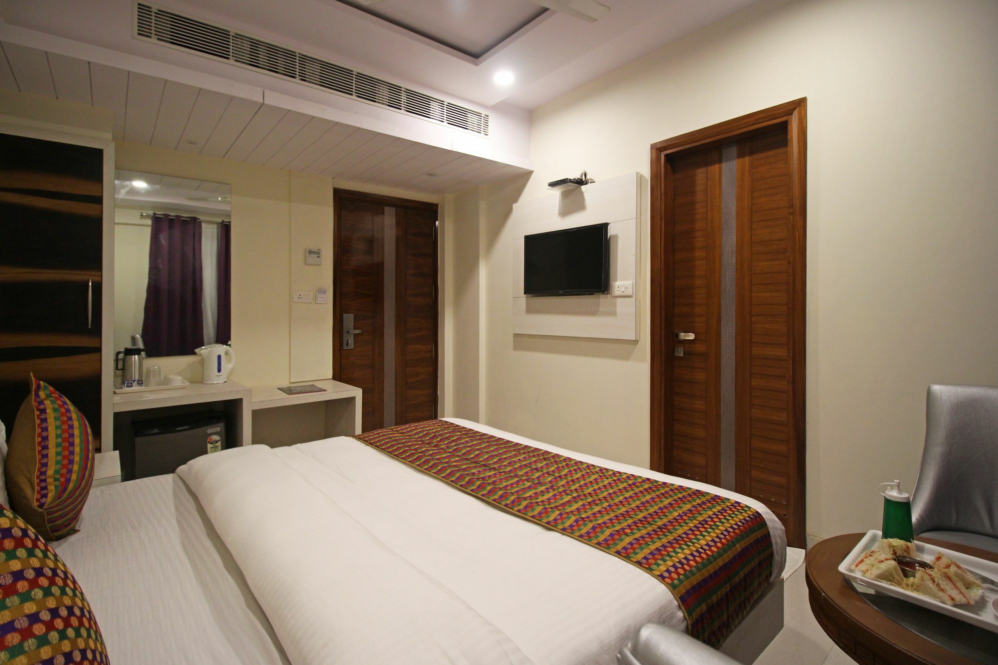 The Shanti Plaza - New Delhi Bagian luar foto