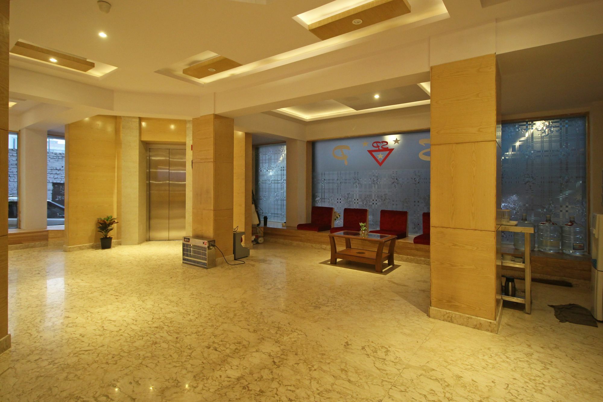 The Shanti Plaza - New Delhi Bagian luar foto