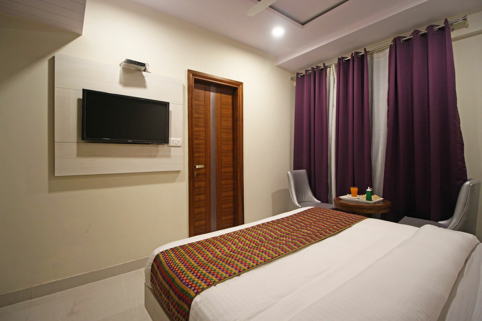 The Shanti Plaza - New Delhi Bagian luar foto